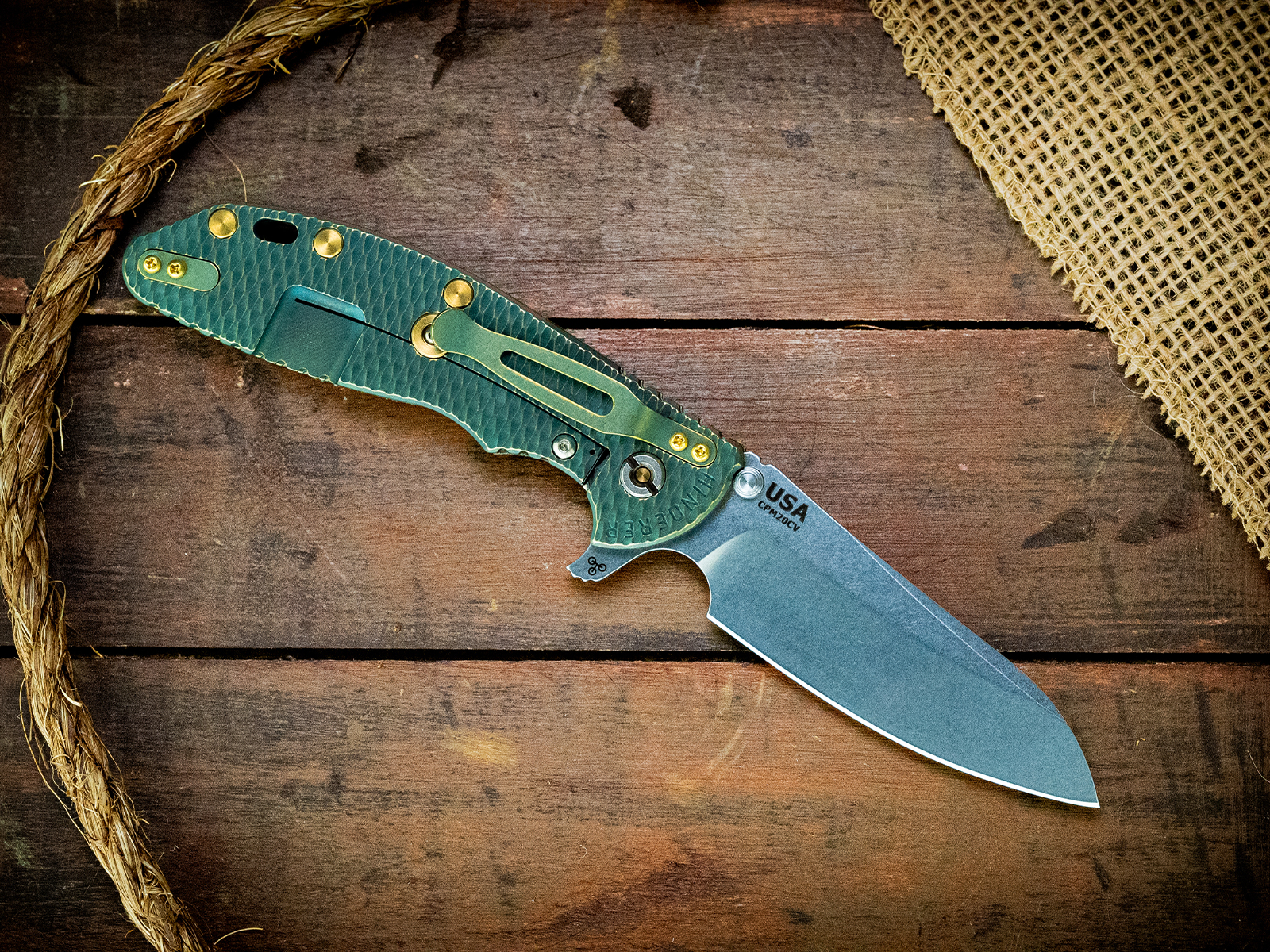 ExpProductCell_XM-24 Sheepsfoot-CPM20CV-Stonewash Blade-Textured Working Finish Green/Gold-Smooth Natural Micarta-Brass Hardware