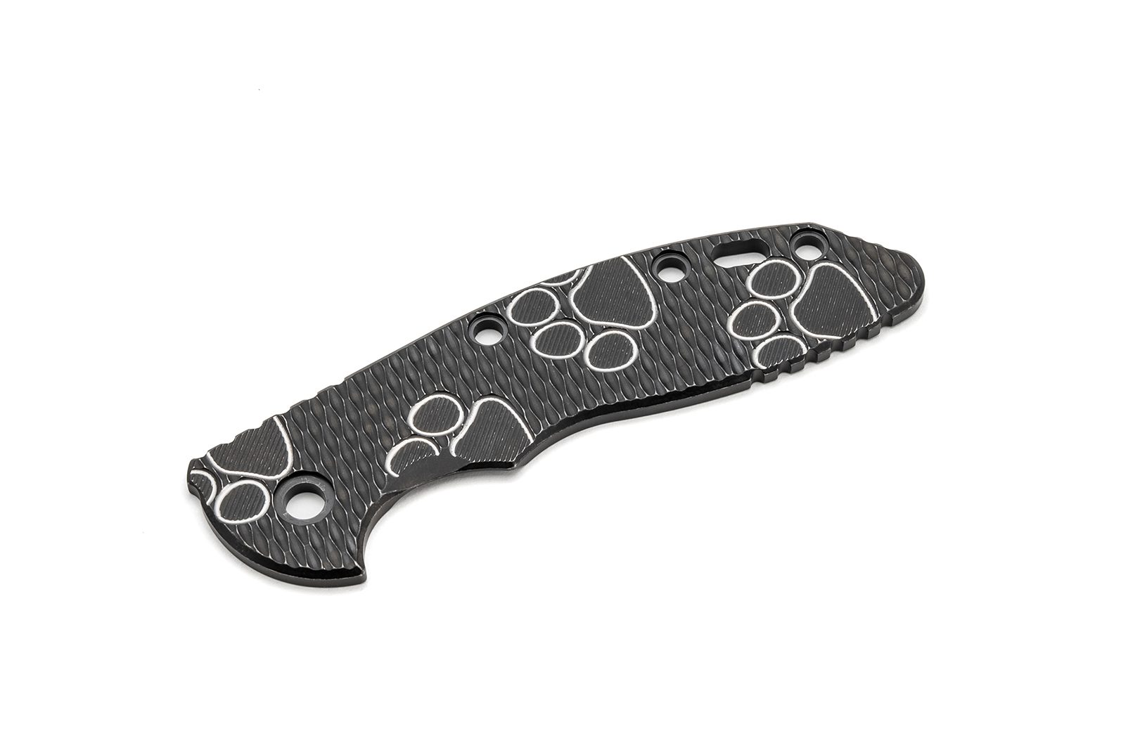 3.5″ XM18 Titanium Scale-Textured Milled Dog Paw-Battle Black DLC/Silver 3.5″ XM18 Titanium Scale-Textured Milled Dog Paw-Battle Black DLC/Silver