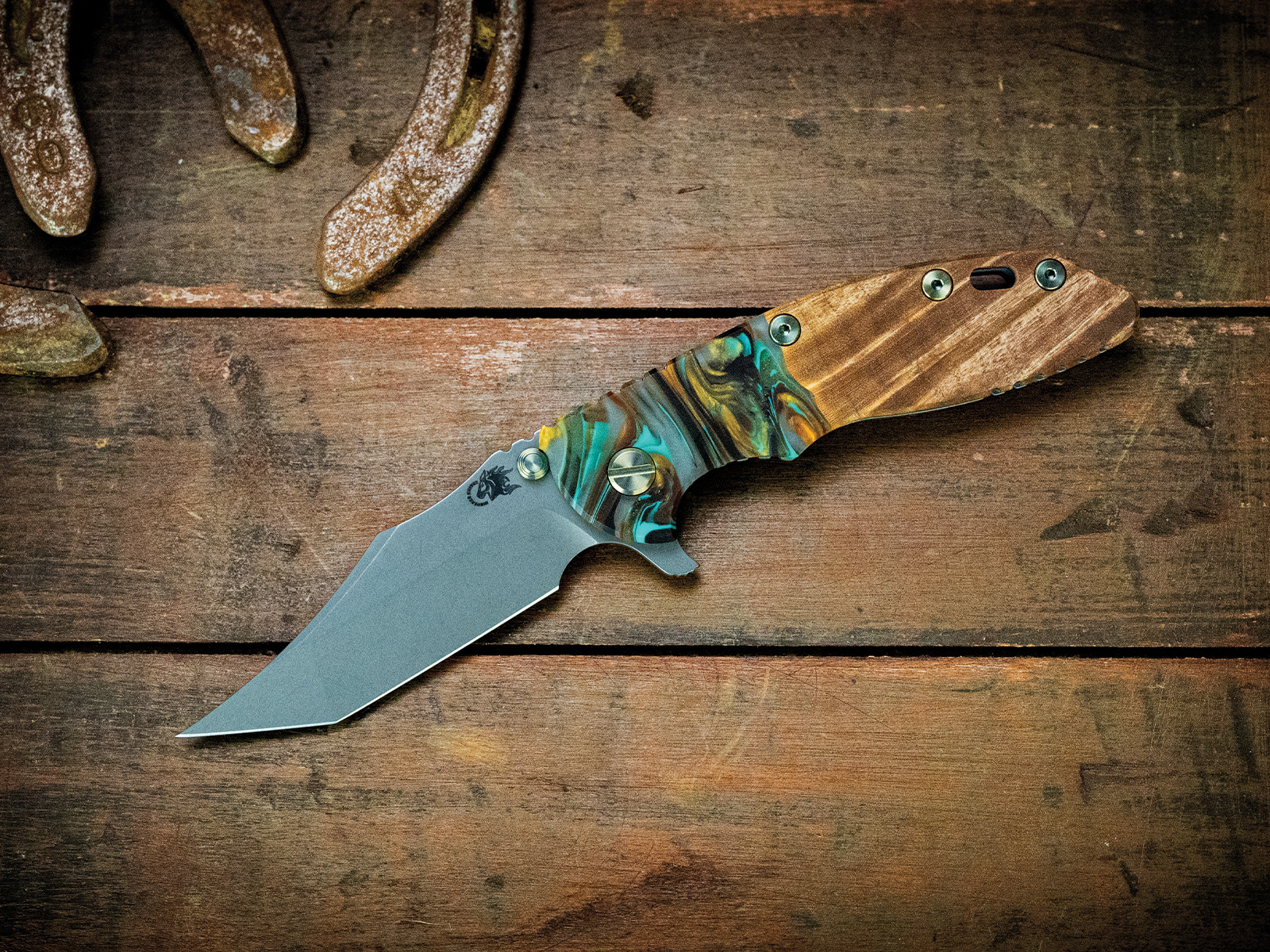 ExpProductCell_XM-18 3.5" Aggressor-Magnacut-Working Finish Blue/Green-Wood/Hybrid-Green/Gold Ti Hardware