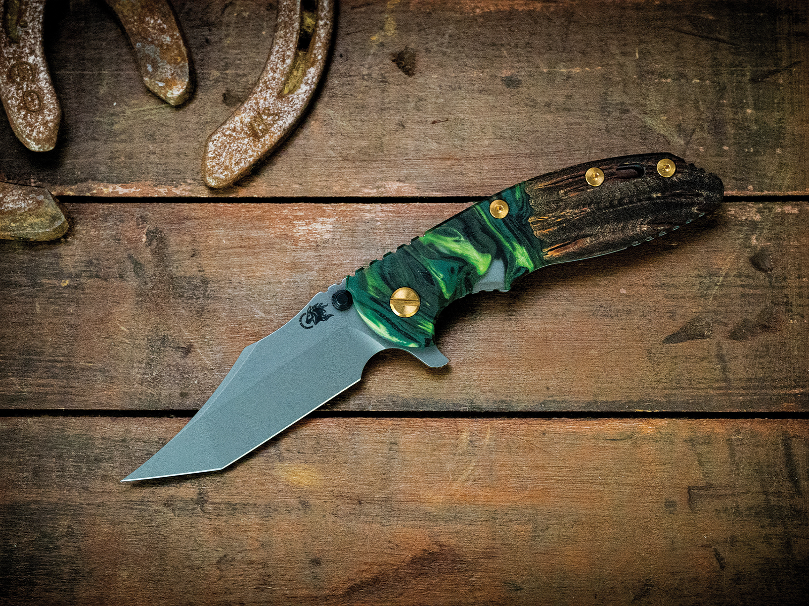 ExpProductCell_XM-18 3.5" Aggressor-Magnacut-Working Finish Blue/Green-Wood/Hybrid-Green/Gold-Brass Hardware