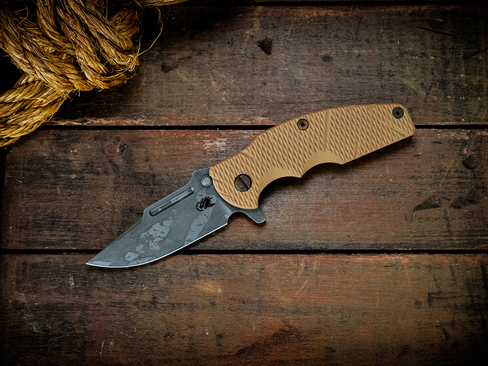 ExpProductCell_Jurassic-Frontier Clip Point-Magnacut-1388-Coyote G10 ExpProductCell_Jurassic-Frontier Clip Point-Magnacut-1388-Coyote G10