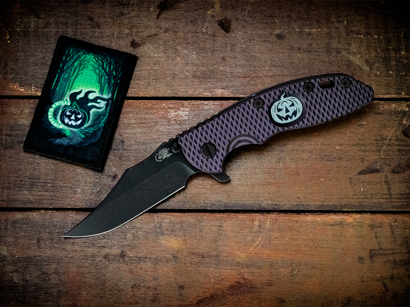 ExpProductCell_XM-18 3.5" Bowie-Magnacut-Headless Horseman Battle Black-Purple/Black G10 - WITH  PATCH