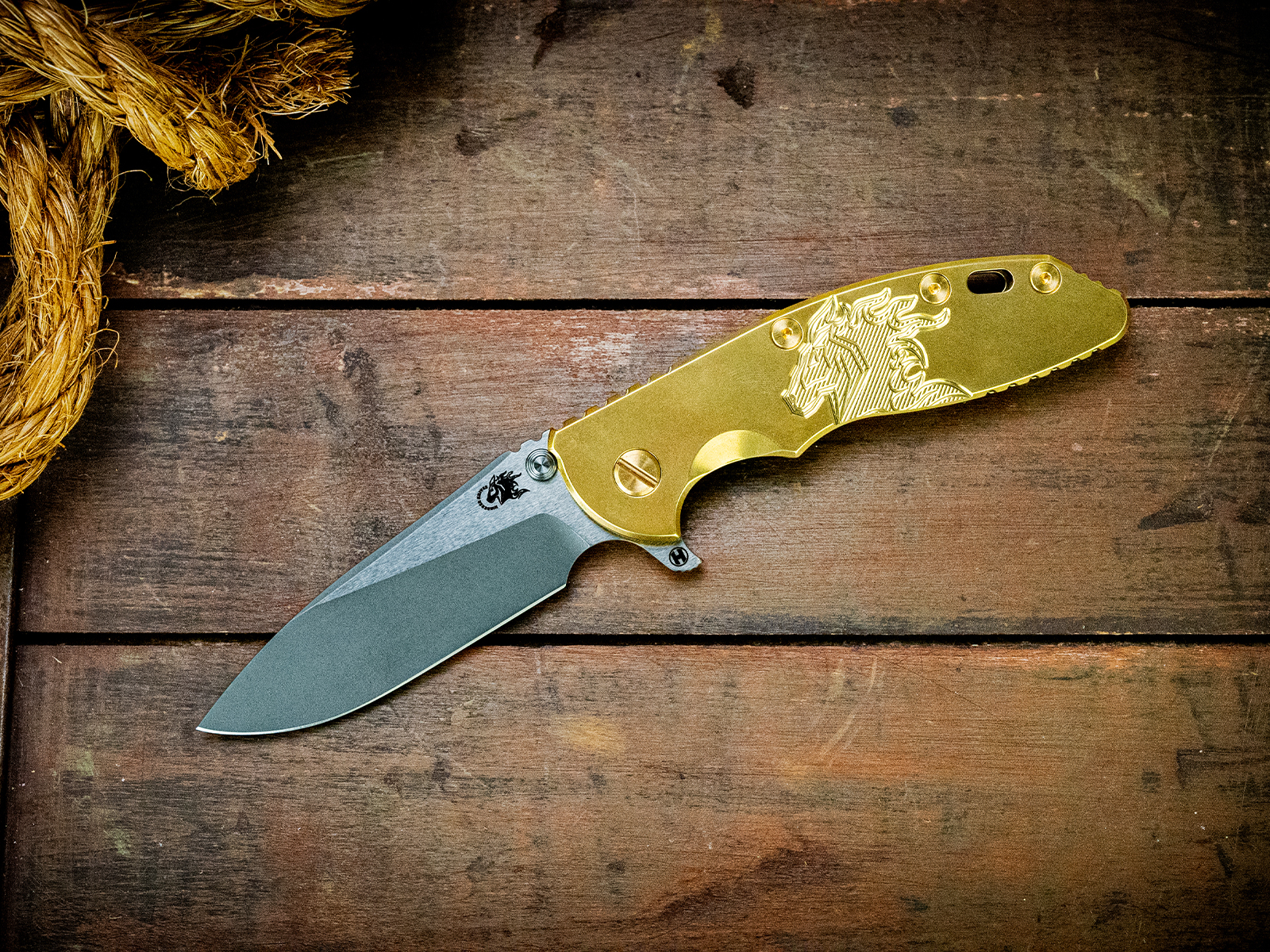 ExpProductCell_XM-18 3.5"-20CV-Slicer-Hollow Ground-Working Finish Two Tone Blade-Stonewash Green/Gold-Brass Milled Horsehead/Brass Hardware