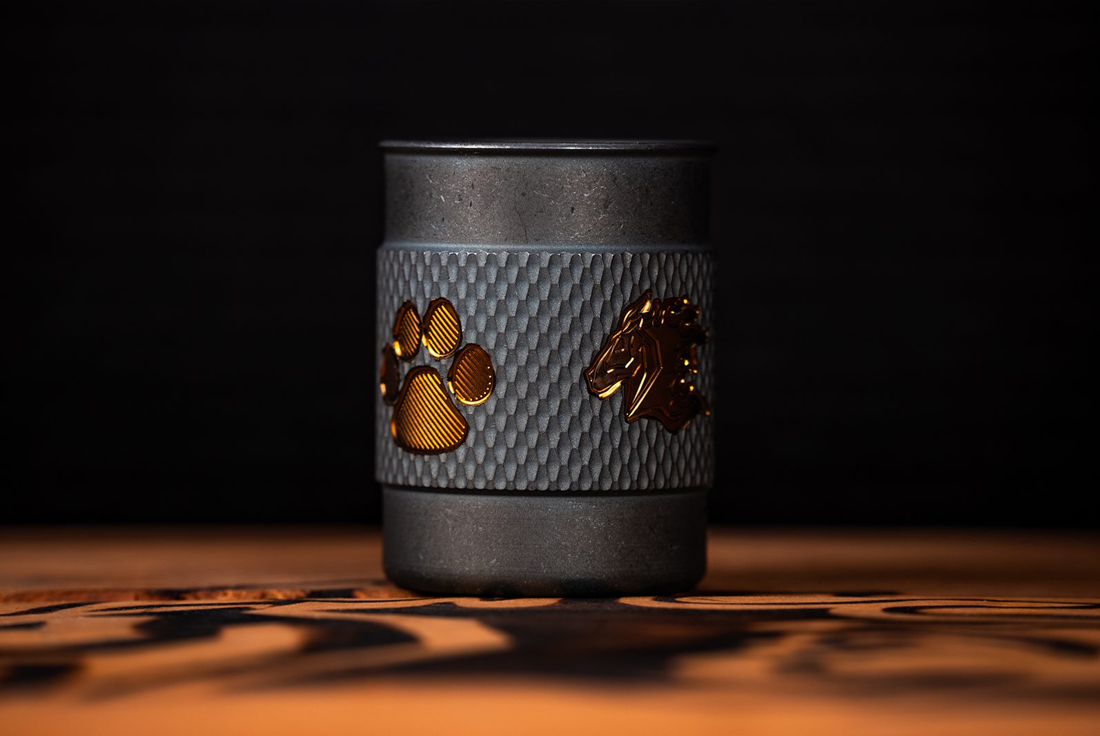 Rick's Special - Rick Hinderer Knives Shot Glass Textured with Dog Paws - Titanium Battle Blue-Green/Bronze Rick's Special - Rick Hinderer Knives Shot Glass Textured with Dog Paws - Titanium Battle Blue-Green/Bronze