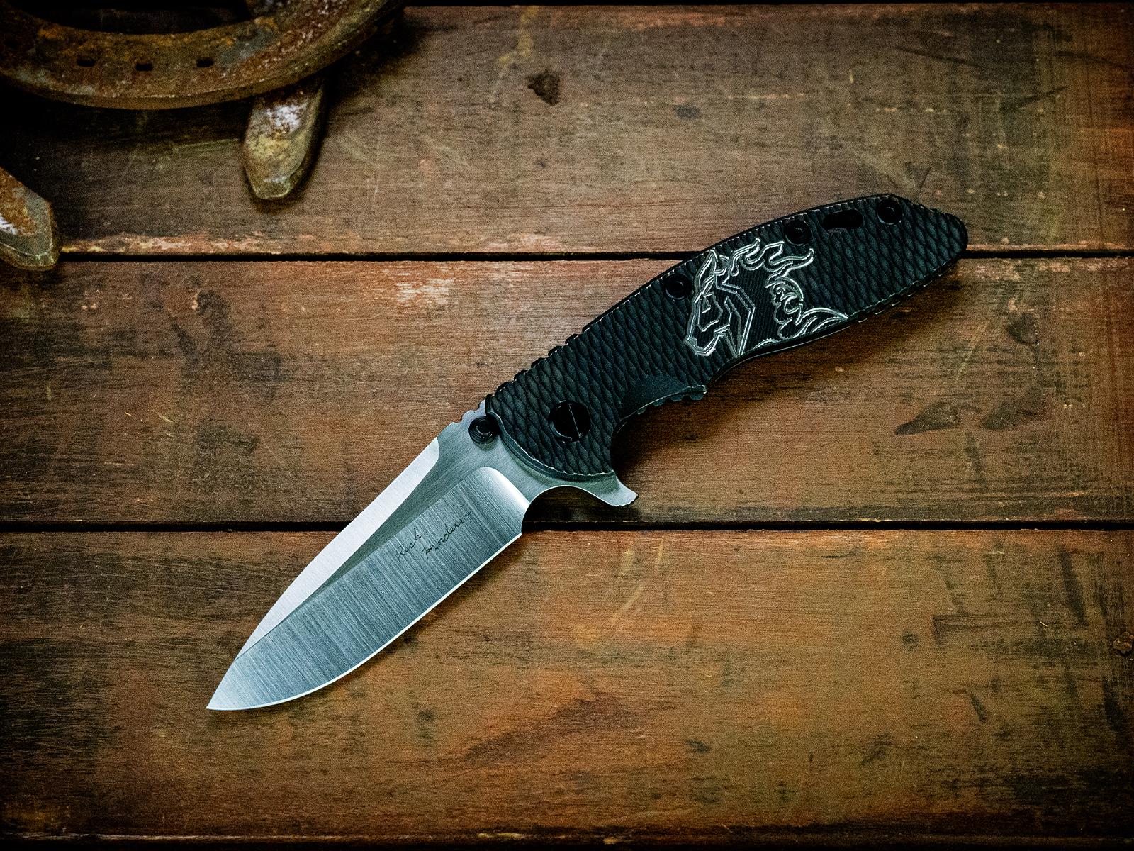 ExpProductCell_Rick Hinderer Custom - XM-18 3.5 - Swedge Spearpoint - Battle Black - Textured Milled Horsehead - Black Nitride Hardware/Holey Clip