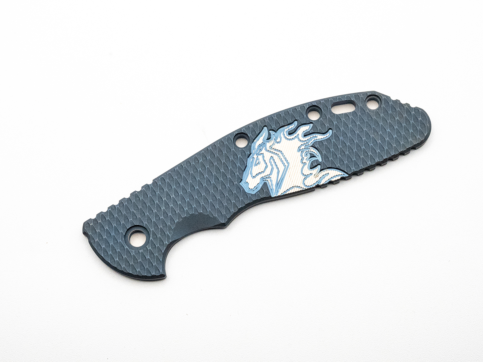 ExpProductCell_XM-24-Titanium Scale-Textured-Milled Horse Head Logo-Battle Blue-Blue/Silver