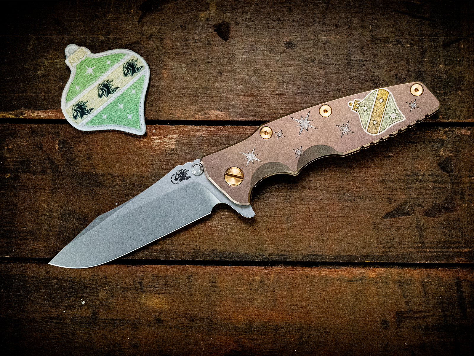 ExpProductCell_Eklipse-Spearpoint-S45VN-Bead Blast-Christmas 2025 Ornament Laser-Brass Hardware/Filler Tab-With Patch ExpProductCell_Eklipse-Spearpoint-S45VN-Bead Blast-Christmas 2025 Ornament Laser-Brass Hardware/Filler Tab-With Patch