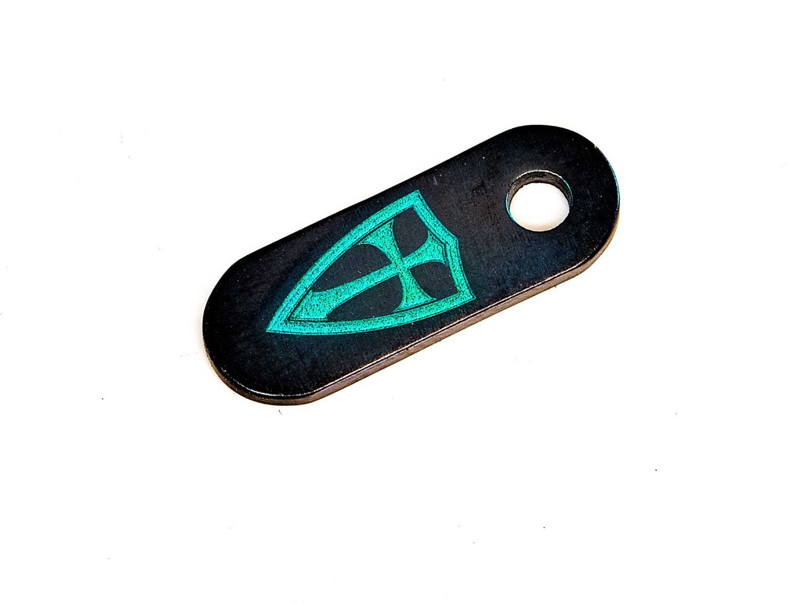 Hinderer Knives/Steel Flame Niobium Crusader Shield Tab Hinderer Knives/Steel Flame Niobium Crusader Shield Tab