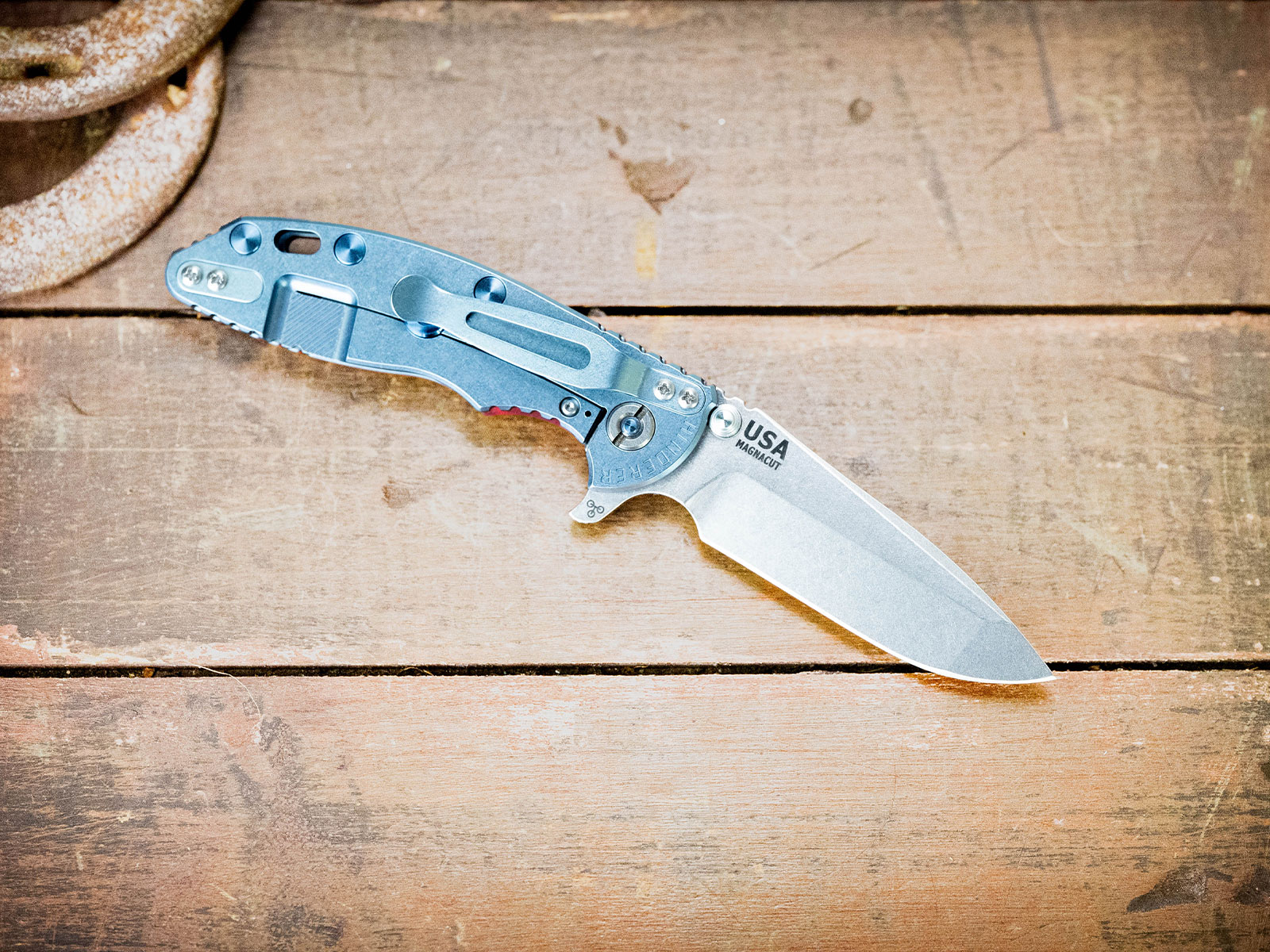 ExpProductCell_XM-18 3.25" Spanto-Magnacut-Stonewash Light Blue-Red G10-Ti Hardware ExpProductCell_XM-18 3.25" Spanto-Magnacut-Stonewash Light Blue-Red G10-Ti Hardware