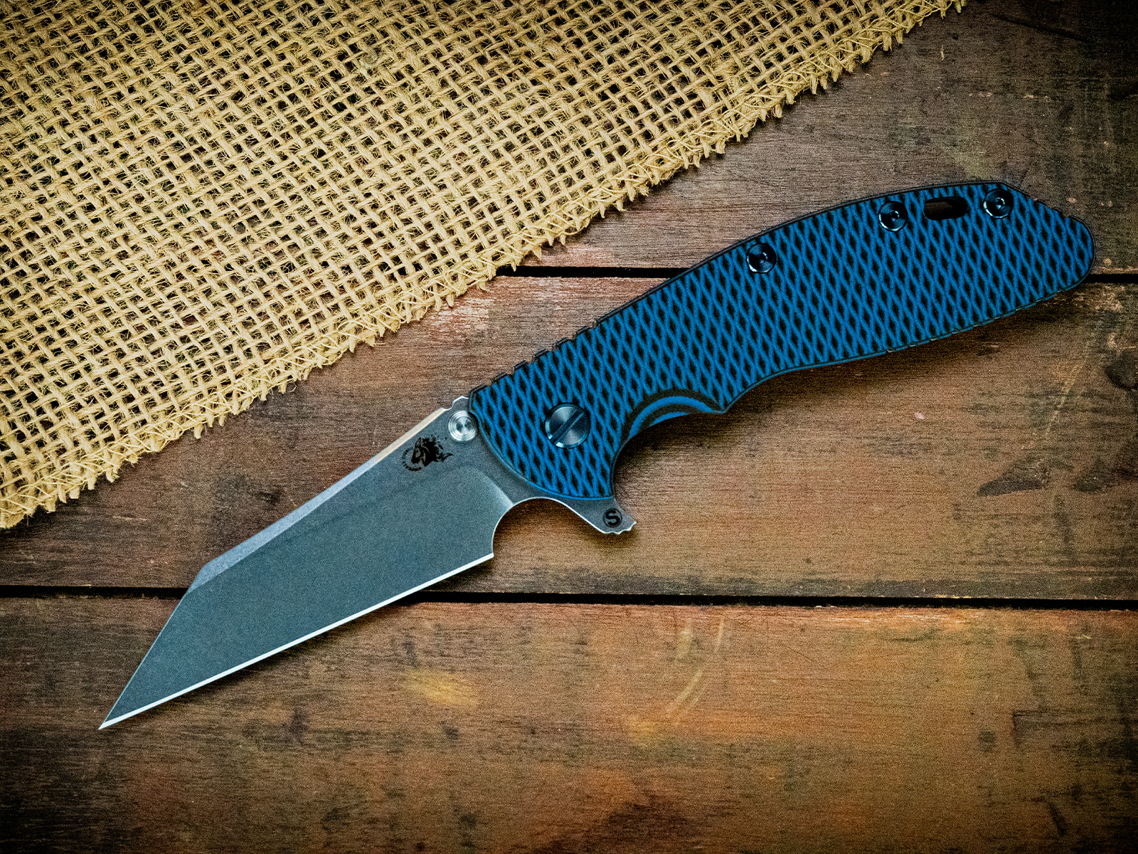 ExpProductCell_XM-24 Wharncliffe Skinny-S45VN-Stonewash Blade-Battle Blue-Blue/Black G10-Blue Ti hardware