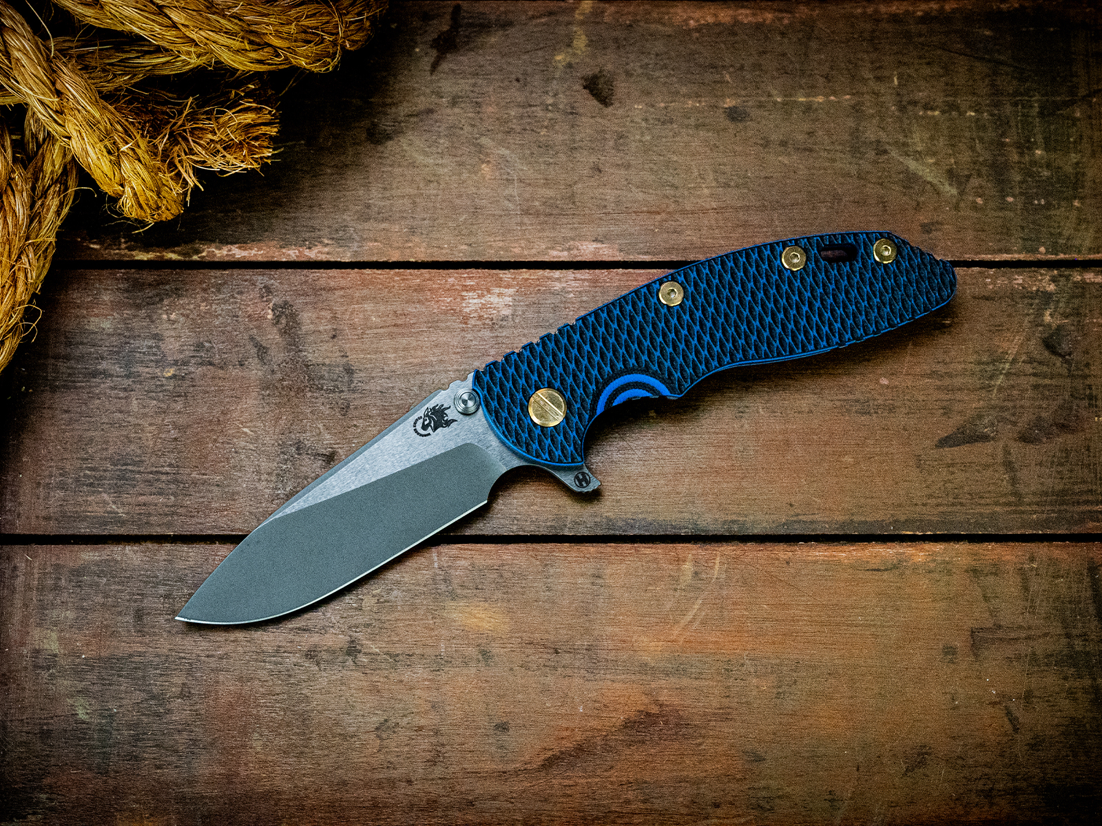 ExpProductCell_XM-18 3.5"-20CV-Slicer-Hollow Ground-Two Tone Blade-Battle Blue-Black/Black G10-Brass Hardware