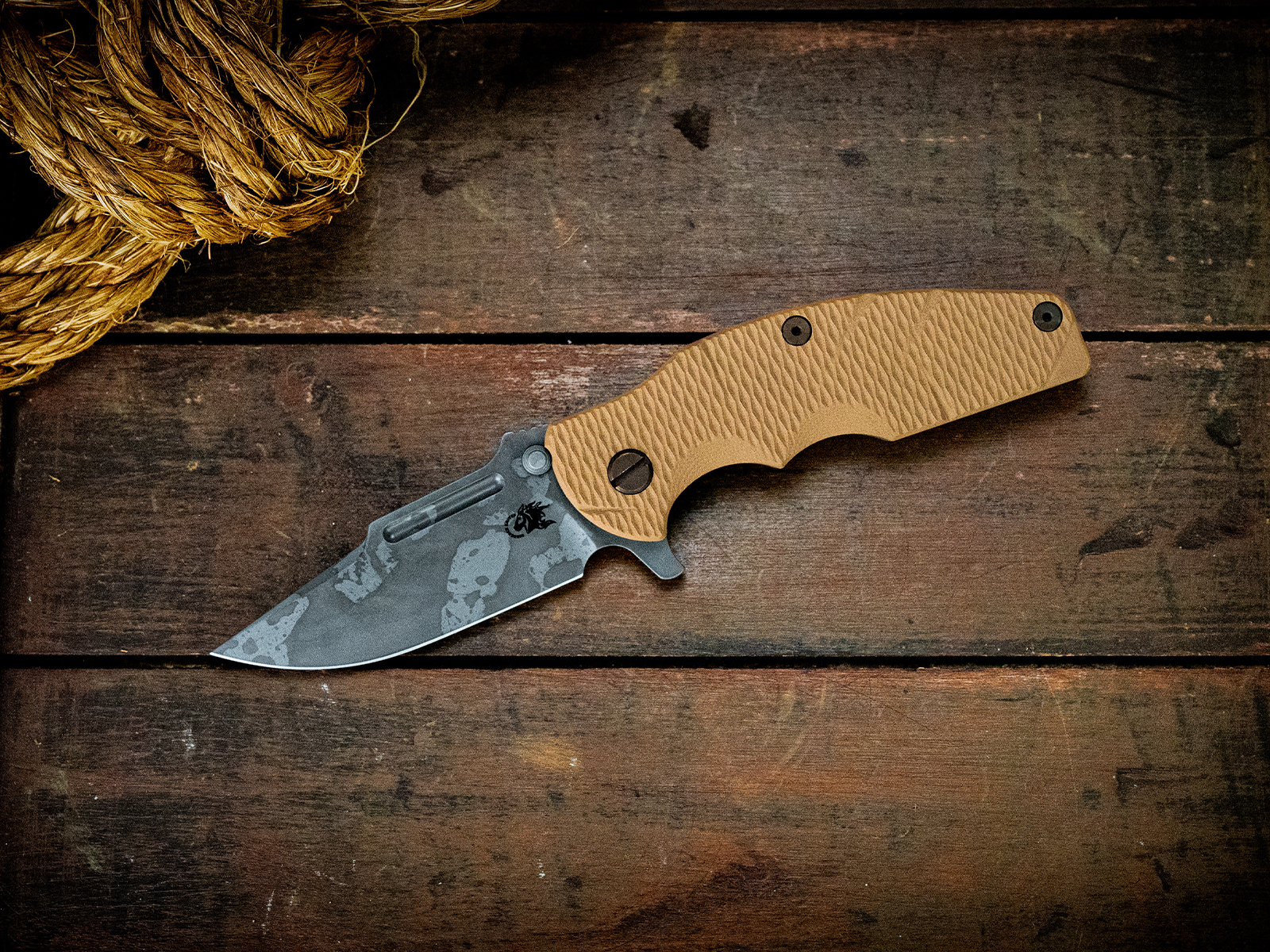 ExpProductCell_Jurassic-Frontier Clip Point-Magnacut-1403-Coyote G10
