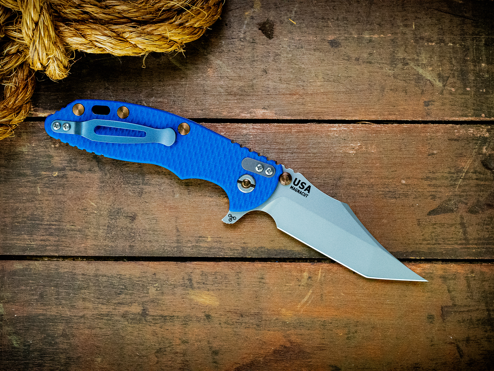 XM-18 3.5" Aggressor-Magnacut-Bead Blast Blue Liner Lock-Blue G10-Ti Bronze Hardware XM-18 3.5" Aggressor-Magnacut-Bead Blast Blue Liner Lock-Blue G10-Ti Bronze Hardware