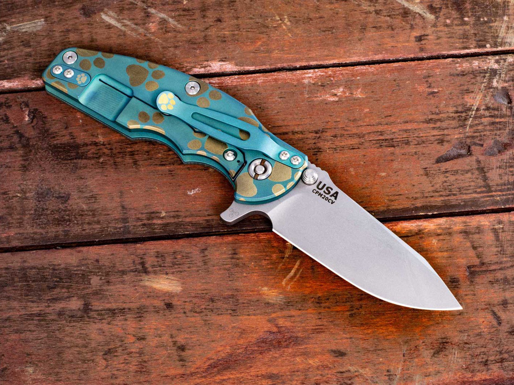 Jurassic-Spearpoint-Chaos Dog Paws-Working Finish-Battle Aqua/Gold-Translucent G10
