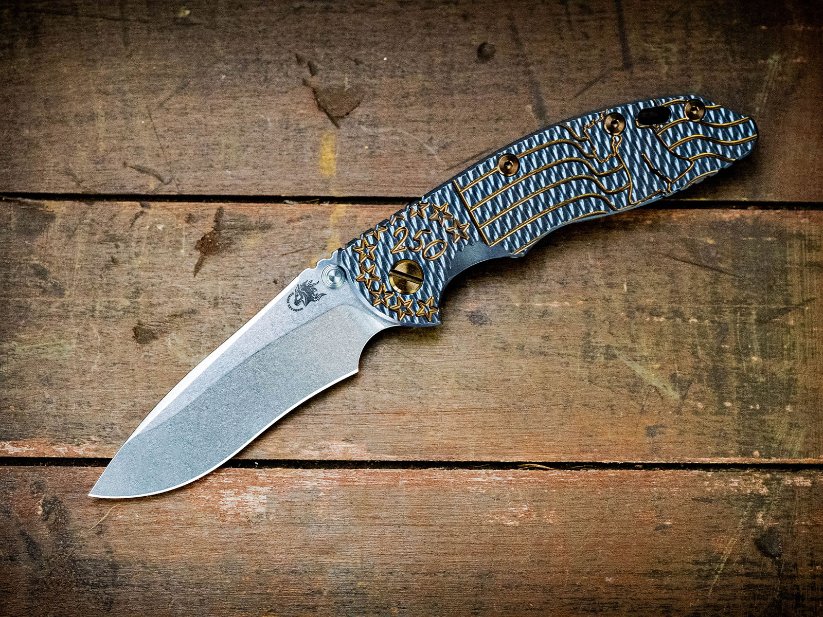 ExpProductCell_XM-18 3.5" Recurve-Non Flipper-Magnacut-Liberty Bell Textured Stonewash Blue-Bronze Ti Hardware/Backspacer ExpProductCell_XM-18 3.5" Recurve-Non Flipper-Magnacut-Liberty Bell Textured Stonewash Blue-Bronze Ti Hardware/Backspacer