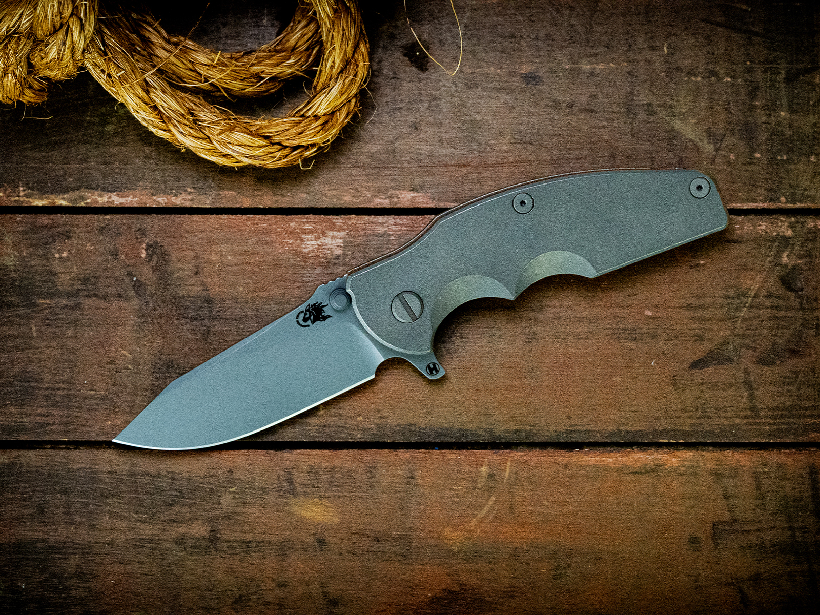 ExpProductCell_Jurassic-Slicer Hollow Ground-Magnacut-Full Ti Working Finish-Holey Clip