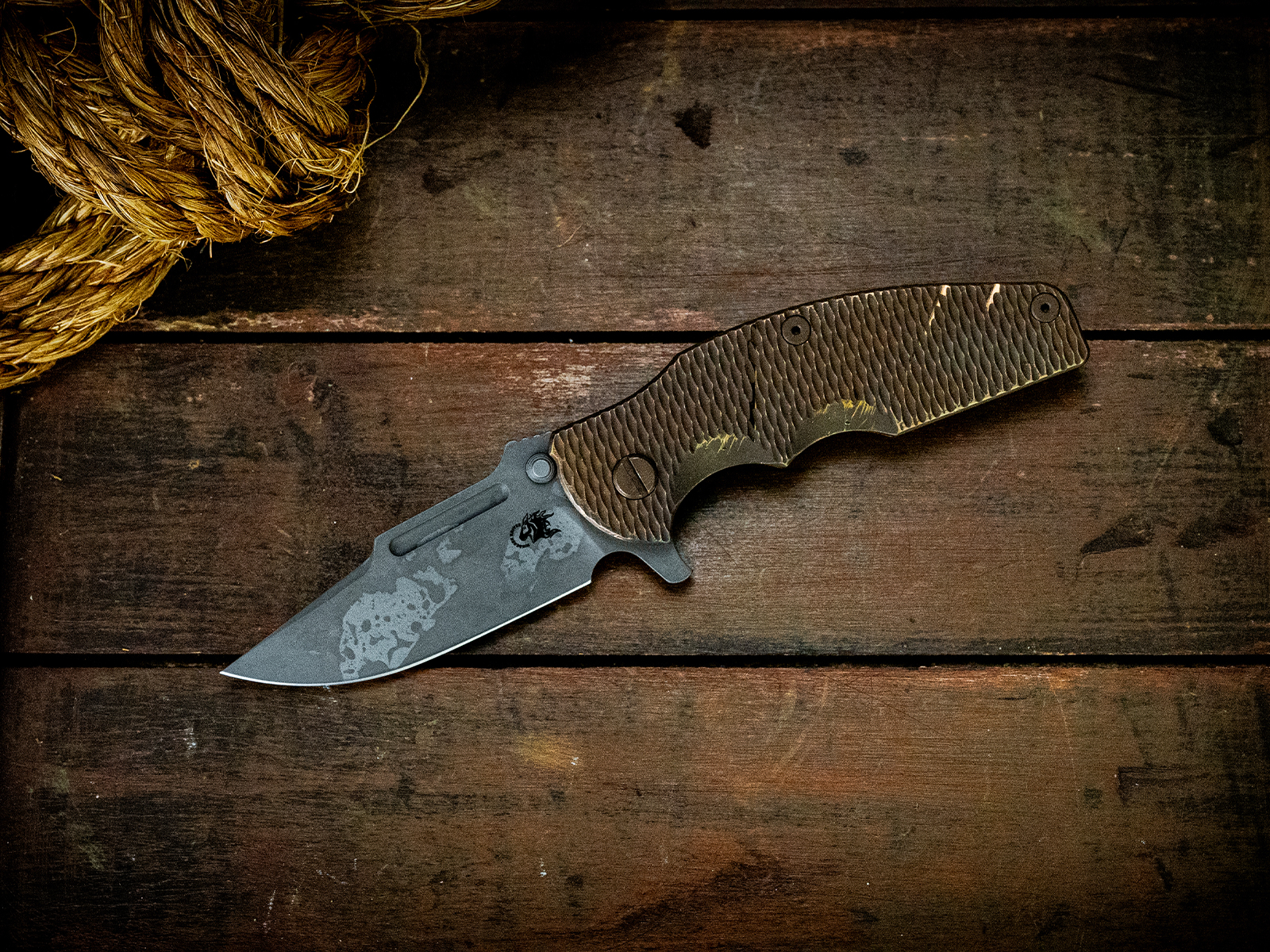 ExpProductCell_Jurassic-Frontier Clip Point-Magnacut-1393-Ti Scale ExpProductCell_Jurassic-Frontier Clip Point-Magnacut-1393-Ti Scale