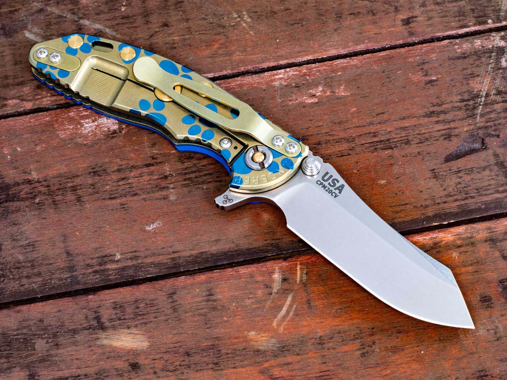 XM-18 3" Skinner-Chaos Dog Paws-Stonewash-Gold/Blue-Blue G10 XM-18 3" Skinner-Chaos Dog Paws-Stonewash-Gold/Blue-Blue G10