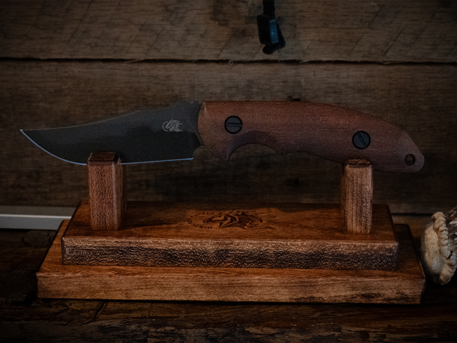 ExpProductCell_Hinderer Knives-Knife Stand-Cherry