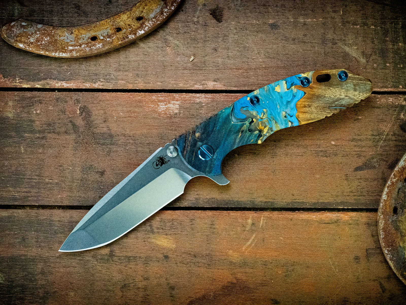 ExpProductCell_XM-18 3.5" Spanto-Stonewash Bronze-Wood/Resin-Blue Ti/Yellow Standoffs