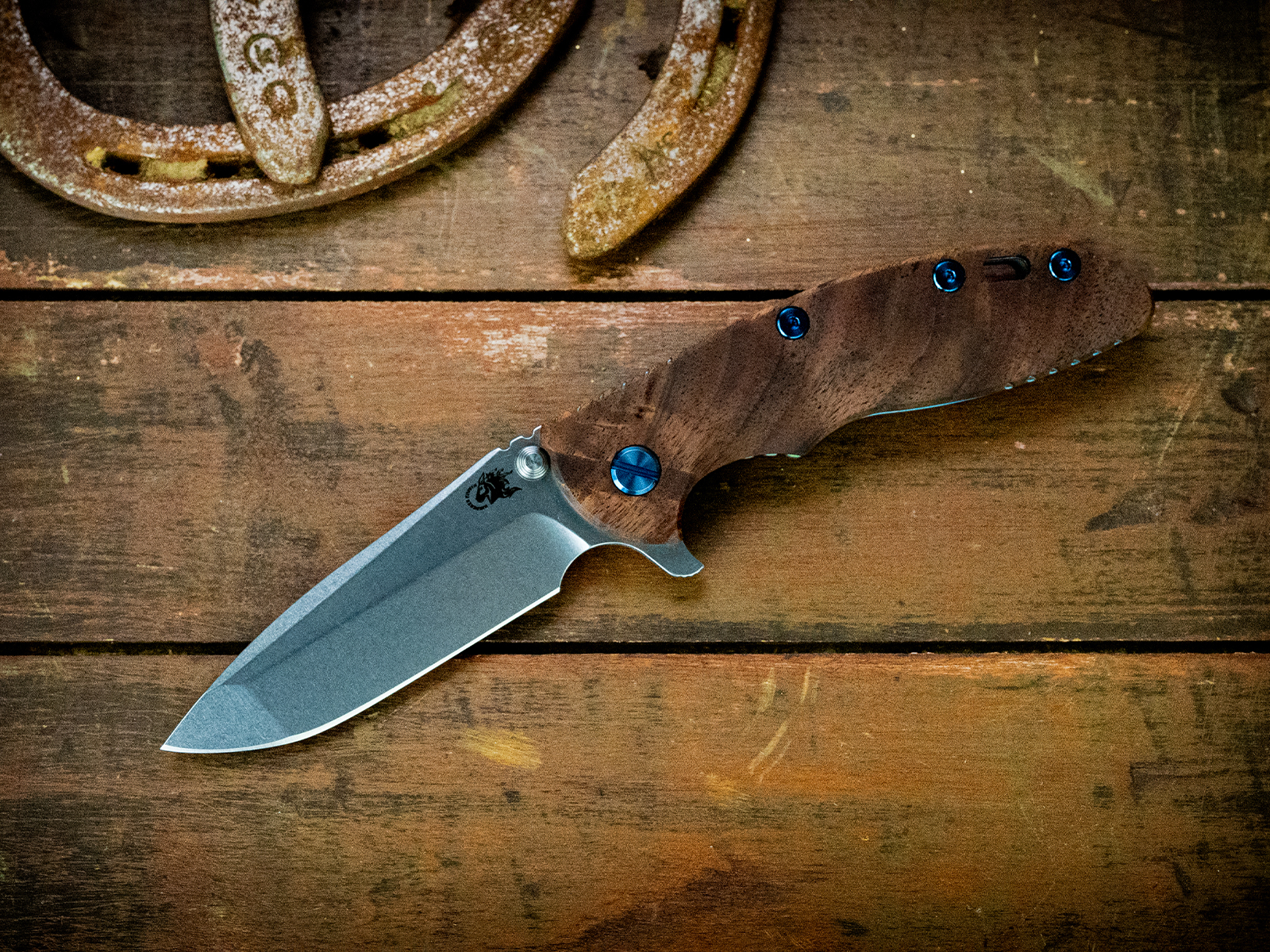 ExpProductCell_XM-18 3.5" Spanto-S45VN-Stonewash Blade-Battle Green/Blue-Walnut-Blue Ti Hardware