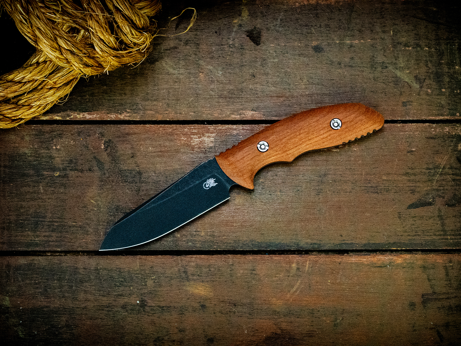 ExpProductCell_The Flashpoint-Sheepsfoot-Magnacut-Battle Black-Cherry-Wood Handle