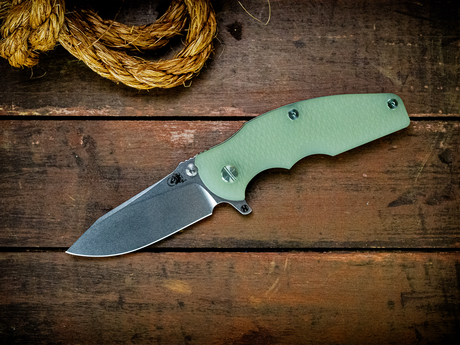 ExpProductCell_Jurassic-Slicer Hollow Ground-Magnacut-Stonewash Light Blue-Translucent Green G10-Light Blue Ti Hardware