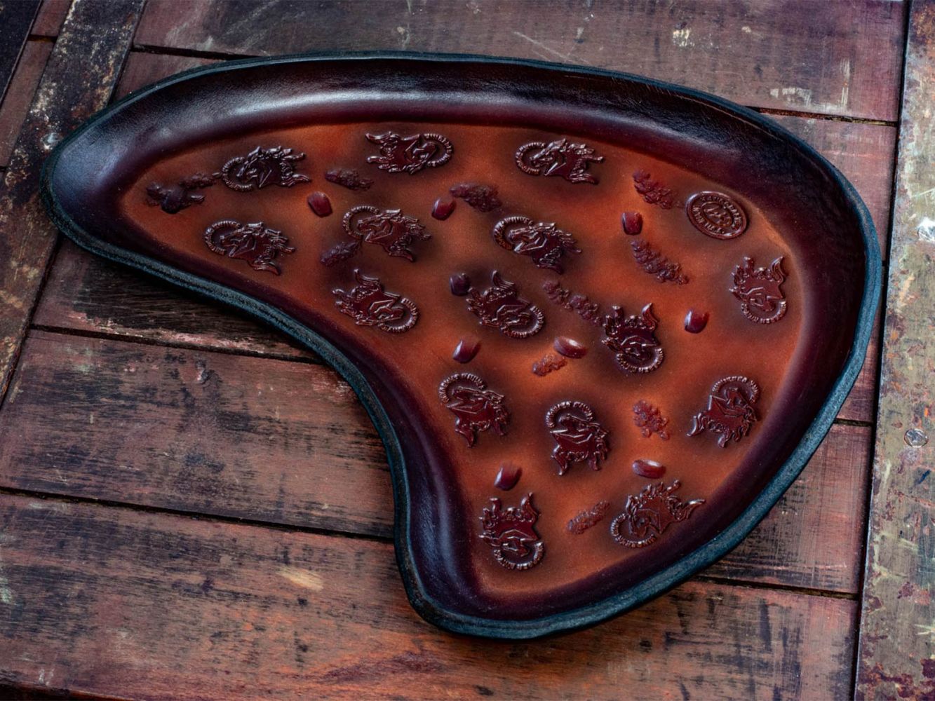 Fine Leather Valet Tray-Kidney Bean - Brown Fine Leather Valet Tray-Kidney Bean - Brown