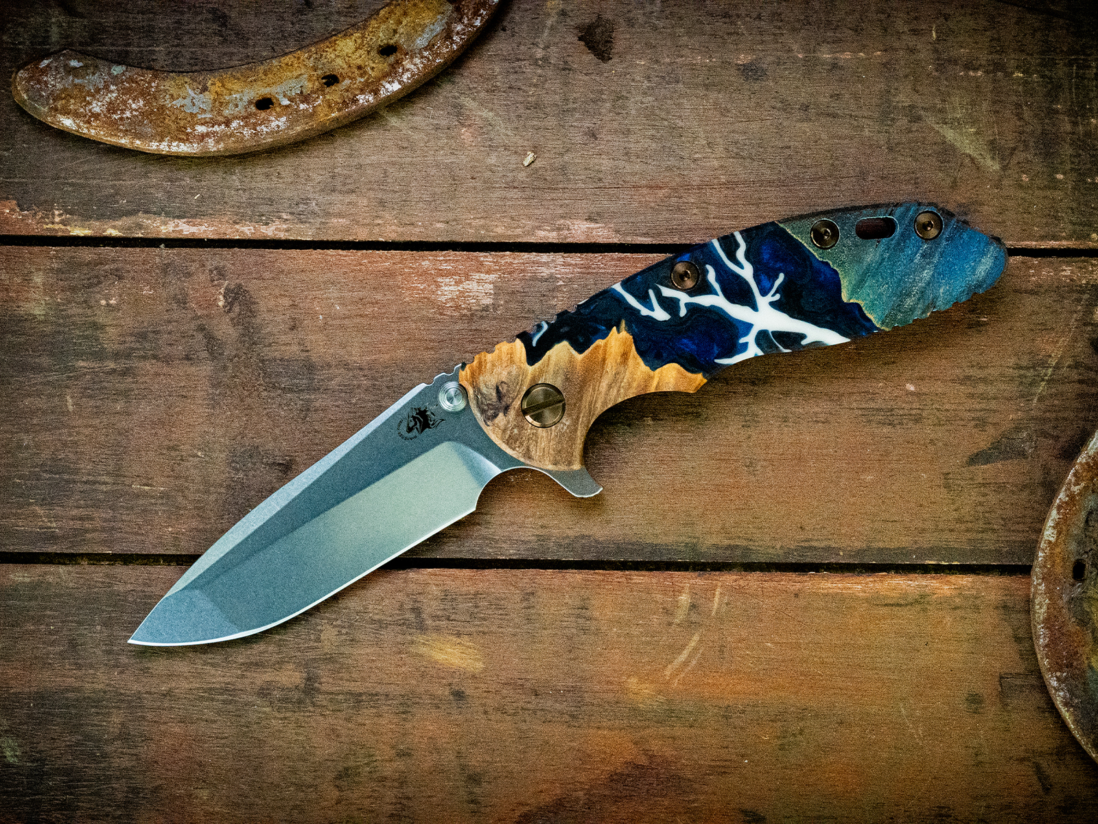 ExpProductCell_XM-18 3.5" Spanto-Textured Stonewash Blue-Wood/Resin-Bronze Ti Hardware