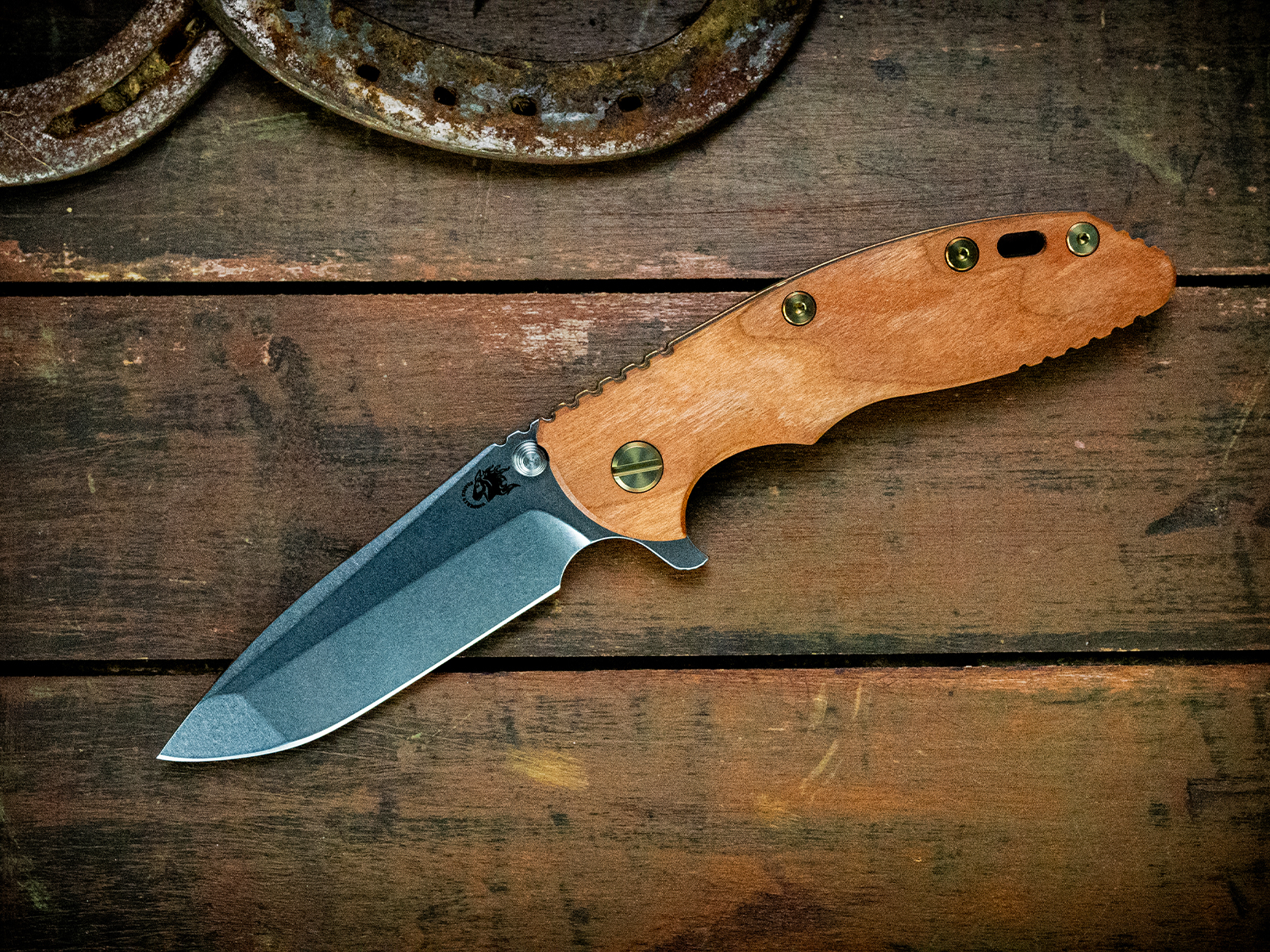 ExpProductCell_XM-18 3.5" Spanto-S45VN-Stonewash Blade-Battle Green/Gold-Cherry-Brass Hardware