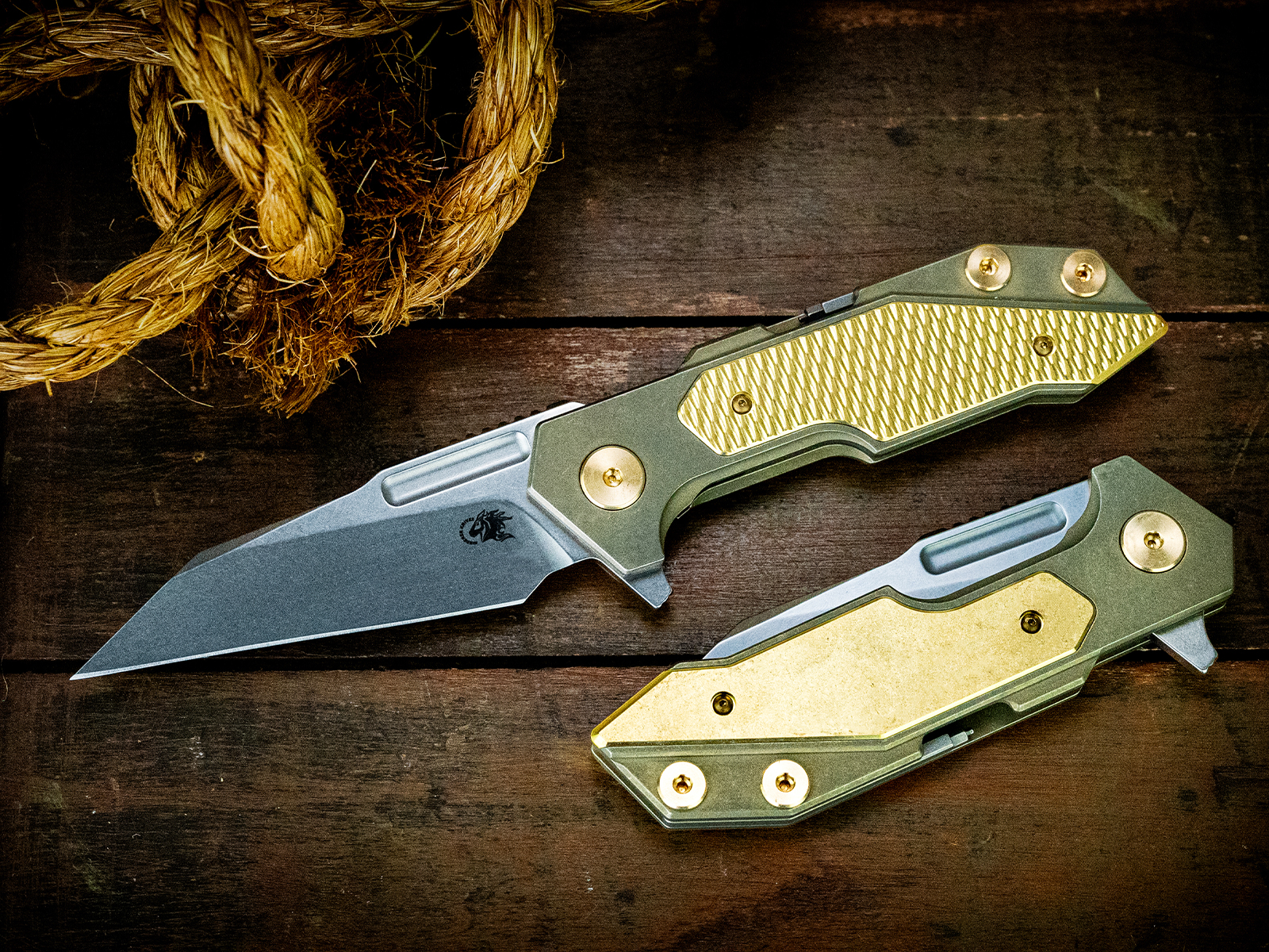 ExpProductCell_Full Track-Wharncliffe-S45VN-Battle Green-Brass Scale/Hardware