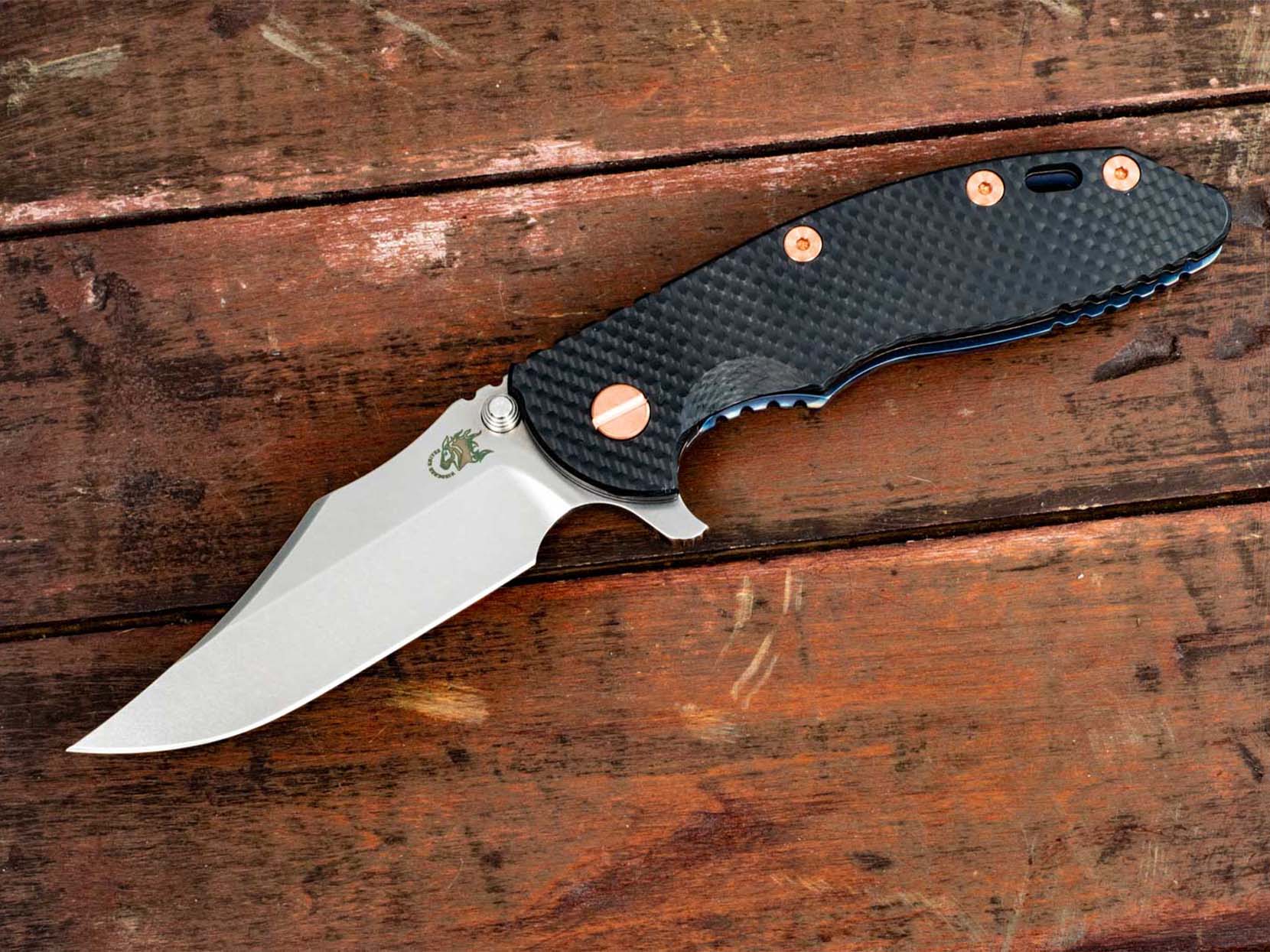 XM-18 3.5" Bowie-Containment Series-Stonewash-Paint Anodized-Black Carbon Fiber