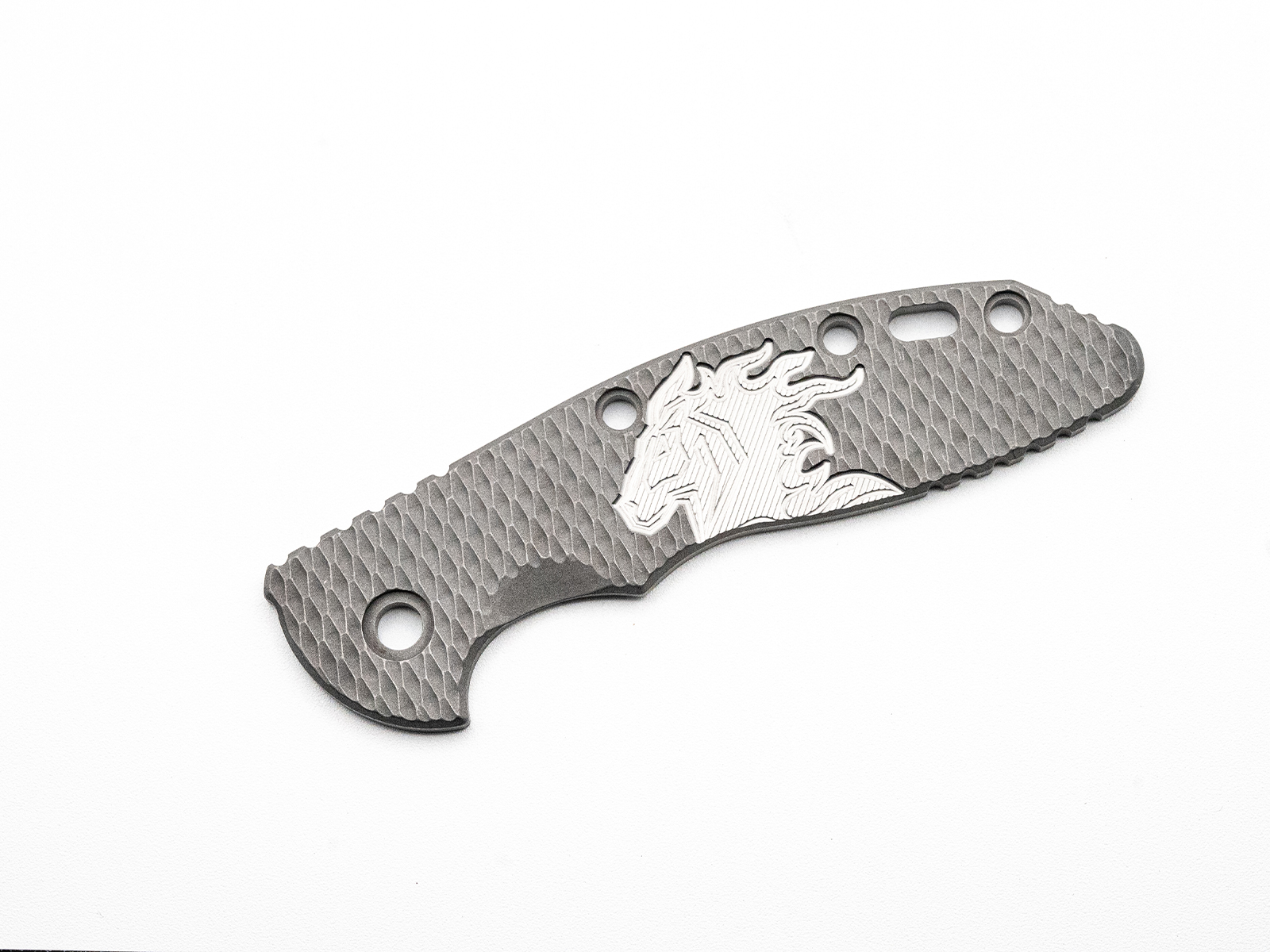 ExpProductCell_3.5" XM18 Titanium Scale-Milled Horse Head Logo-Textured-Working Finish-Silver/Silver