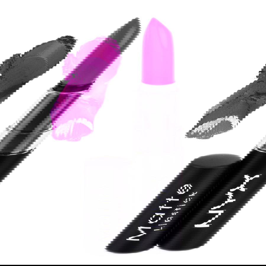 NYX Suede Matte Lip Liner 💋 ✨ Shade: Club Hopper – A rich, deep brown that  screams bold \u0026 beautiful 😍 🖤 Super matte 🖤 Glides like butter 🖤 Perfect  for brown/nude, image size:900x900