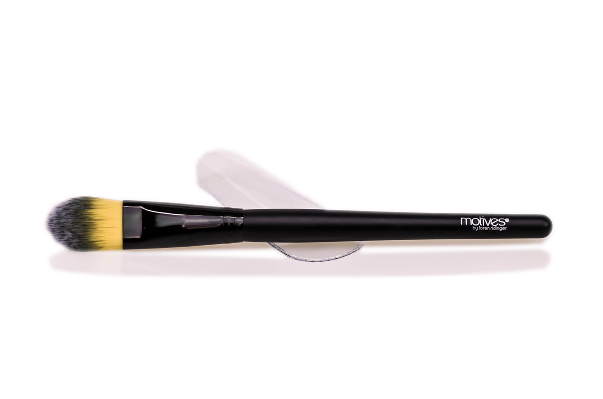 mot125-brush - Motives Foundation Brush-image1