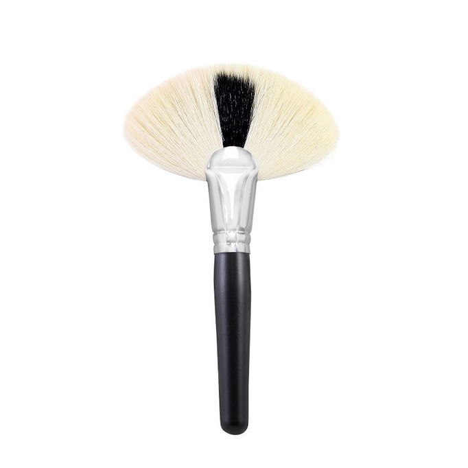 Morphe Studio Brush - Deluxe Soft Fan