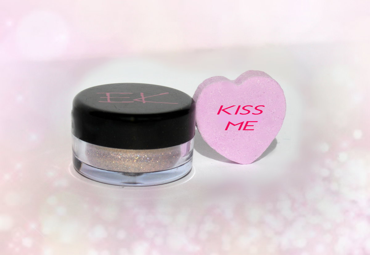 ek06-kiss-me - Eye Kandy Cosmetics "P.S I Love You" Collection-image1 ek06-kiss-me - Eye Kandy Cosmetics "P.S I Love You" Collection-image1