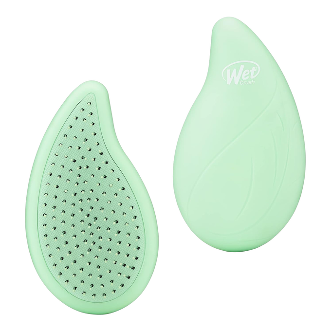 The Wet Brush Go Green Palm Detangler