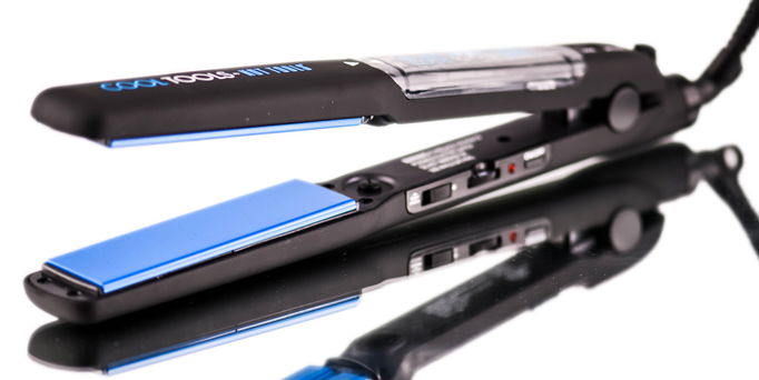 Hot Tools Cool Tools Conditioning Vapor Flat Iron