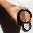 Manna Kadar Radiance Split Pan Bronzer & Highlighter Duo 1