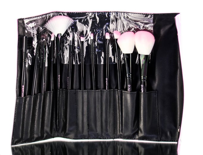 Crown Brush 12pc Pink Vegan Set