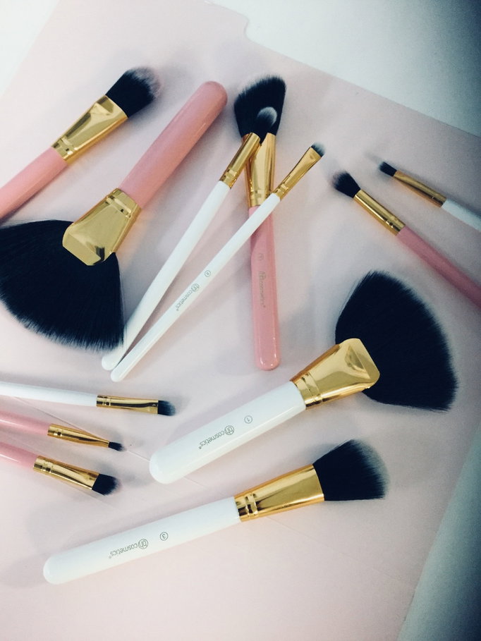 BH Cosmetics Dot Collection 11 PC Brush Set-image3