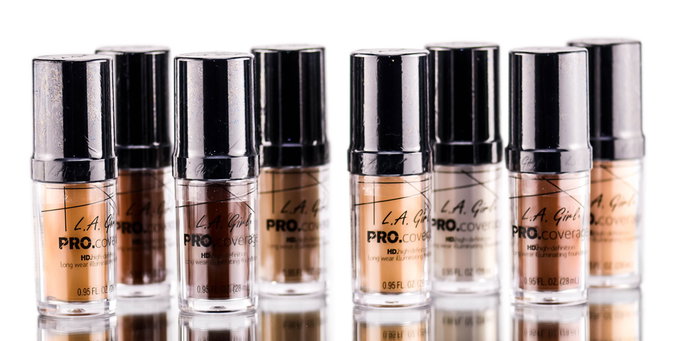 LA Girl Pro Coverage HD Long Wear Illuminating Foundation-image1
