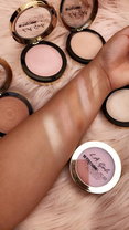 LA Girl Strobe Lite Strobing Powder