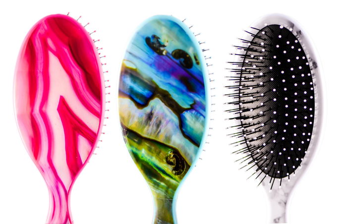 The Wet Brush Gemstone Detangler