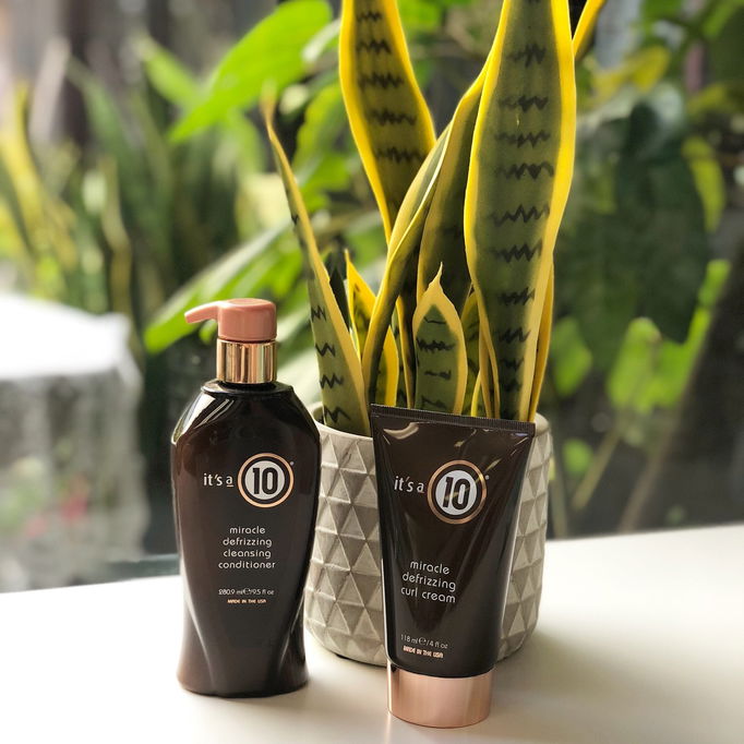 It's a 10 Miracle Defrizzing Curl Cream