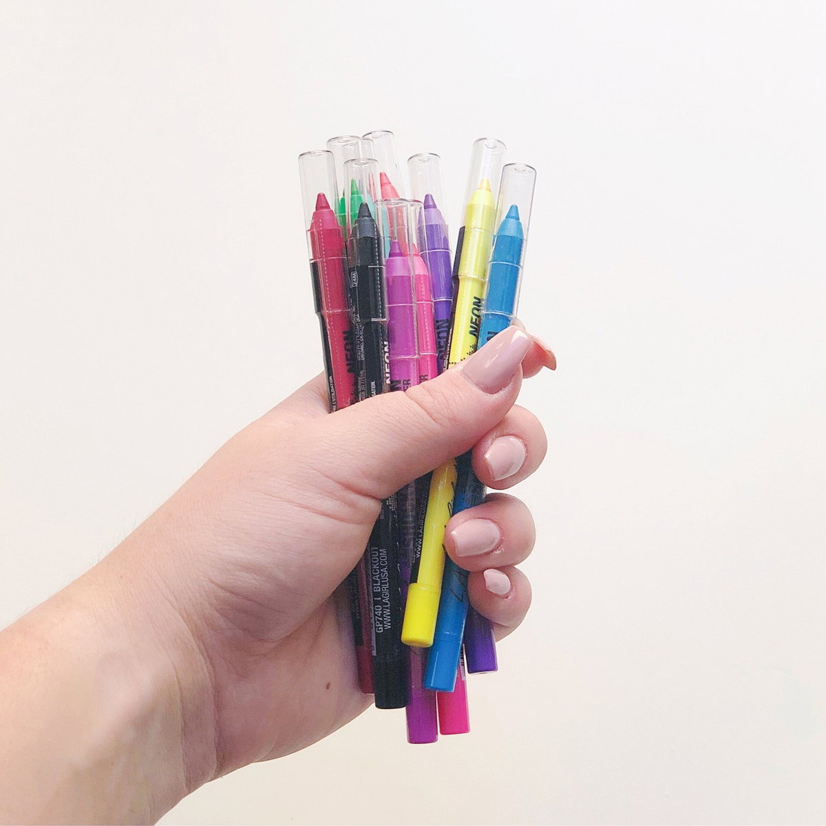 L.A. Girl Shockwave NEON Liner-image2