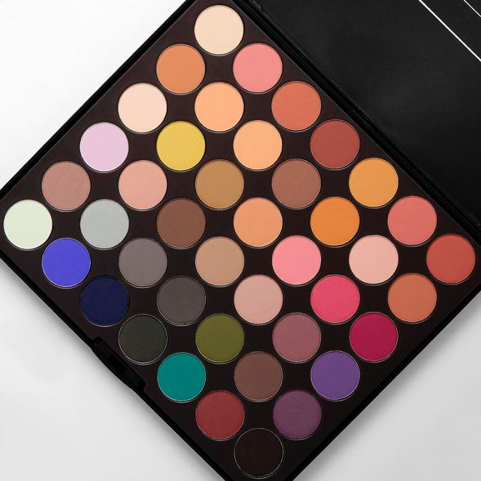 BH Cosmetics Ultimate Matte 42 Color Shadow Palette-image3