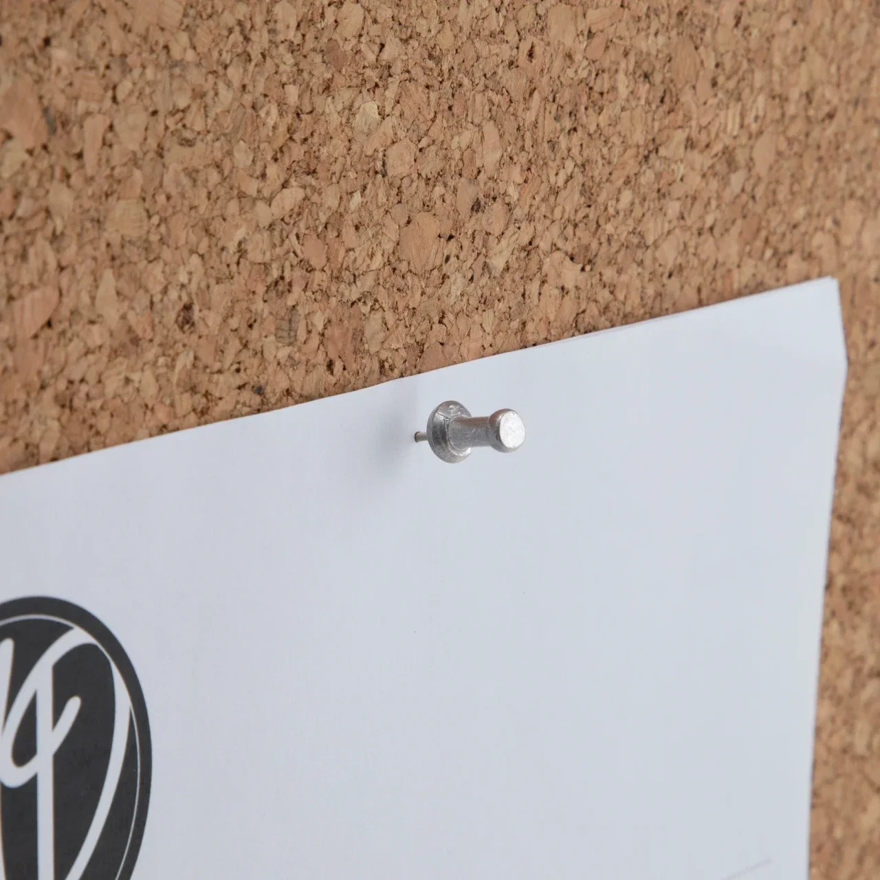 Advantus 5/8" Aluminum Push Pins Box of 100 - (1000084264)