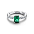 Rectangular Sparkling Green Halo Ring Rectangular Sparkling Green Halo Ring
